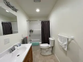 Completely furnished. Children under 13 are free - Image 5