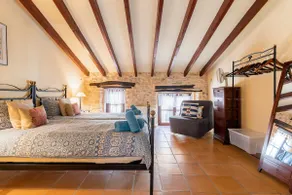 Townhouse in the old town of Artá - Image 3