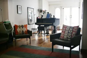 One of a kind Brixton flat with piano & 8ft TV - Image 2