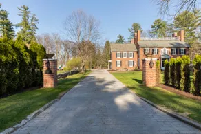 Luxury Mansion Retreat near Lake George and Saratoga - Image 4