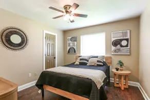 HUGE 5 BDRM 2BATH HOME IN A GREAT QUIET NEIGHBORHOOD SHERWOOD FOREST - Image 5