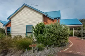 Cosy Corner Blue Wren | Bush Retreat, Great Wi-Fi - Image 2