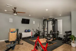Fire Pit | Theater | Gym | Modern 4 Room Spacious - Image 4