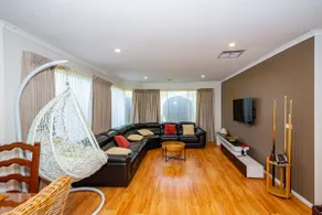 Brightside -wifi/Nflix /Theatre room/Near Airport - Image 5