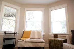 Large Renovated 1st FL Suite Forest Park/Oak Park - Image 5