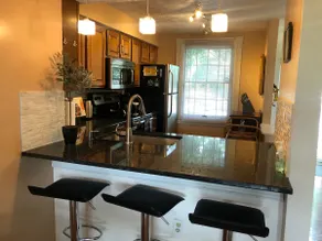 Charming, quiet and recently renovated townhouse - Image 5
