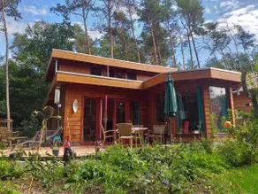 Detached chalet in rolling forest near Nijmegen - Image 2