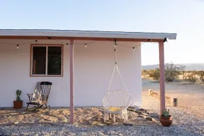 15 min from Joshua Park | Cozy Cabin w/ View | AC - Image 4