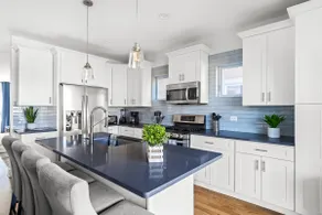 Stunning 6 BR Home * Chicago * Centrally Located - Image 4