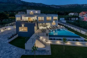 Luxurious Villa Meri - Image 3