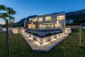 Luxurious Villa Meri - Image 4