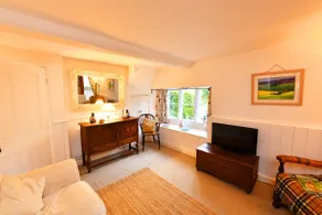 ⭐⭐⭐⭐⭐ Stylish and unique Cotswold village cottage - Image 5