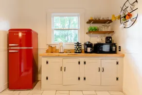 Crestwood Bungalow- Pet friendly w/ POOL - Image 4