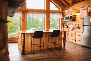 Luxury Cabin with Hot Tub, Kitchen, Living Room, Fireplace - Sleeps up to 4 - Image 5