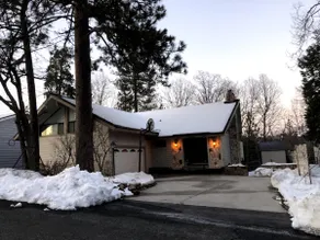 Peaceful Retreat for 6| 5 Minute Walk to Lake! - Image 3