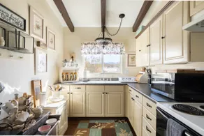 Historic home at Joshua Tree National Park border - Image 4