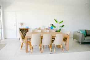 Swell House: Where Comfort Meets Convenience! - Image 2