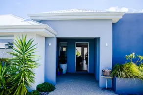 Swell House: Where Comfort Meets Convenience! - Image 5