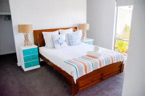 Swell House: Where Comfort Meets Convenience! - Image 3