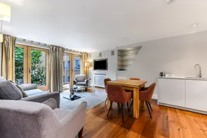 Stunning penthouse with stylish balcony - Image 4