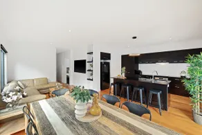 Seagrove Retreat Cowes - Image 2