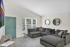 Stop Scrolling! Cozy Home• 3BED Clearwater - Image 2