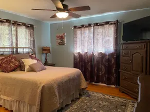 Conveniently located! Huge and close to Oaklawn! - Image 5