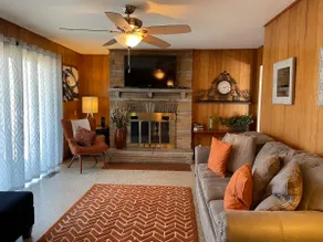 Conveniently located! Huge and close to Oaklawn! - Image 3