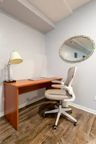 The Posh Apt. Mins to Downtown & Hyde Park - Image 4
