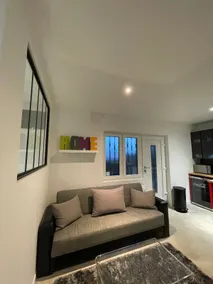 Studio industriel loft neuf avec parking privé - Image 3