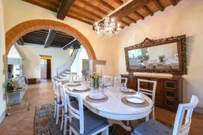 Elegant villa with private pool near Cortona - Image 2
