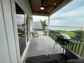 Stylish waterfront retreat, 1 hr to DC - Image 4