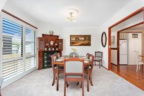Insight on Charles Ave for 8 guests - Image 4