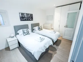 Spacious & bright home in centre-Old Course 5 mins - Image 4