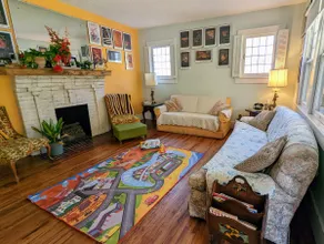 Bring the Pets 3 bed/1.5 bath Close to Everything - Image 5