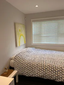 Bright & Comfy Modern Suite in the Fraserhood - Image 2