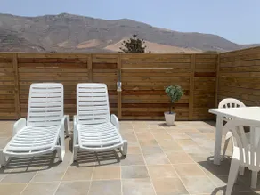 Famara Beach Apartment on the Shore with Pool, Terrace, Gorgeous Ocean/Mountain Views & Wi-Fi; Parking Available - Image 3