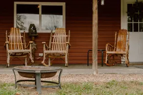 Cozy Retreat Tucked in the Heart of Amish Country - Image 4