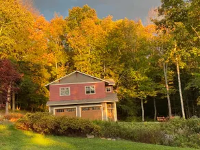 Sunny Mountainside Loft - Image 2