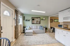 1 Bed Cottage w/Kitchenette + yard - Image 3