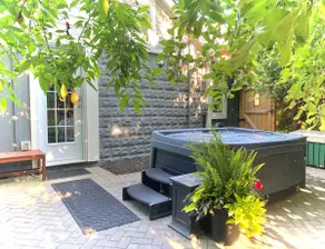 1890's COACH-HOUSE - Beach-Shop-DIne - LUX Retreat - Image 3