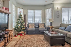 Cozy home w/ wood fireplace & hot tub - Image 3