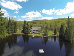 The Pines of Lac des Iles: Five Bed Lake House - Image 2