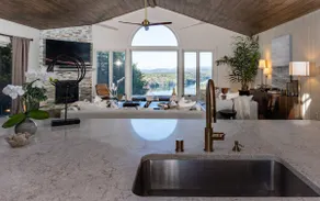 Jaw dropping mountain & lake views - Image 3