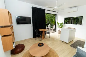 Centrally Located Modern Studio Noosa Heads - Image 4