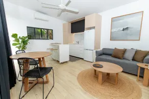 Centrally Located Modern Studio Noosa Heads - Image 3