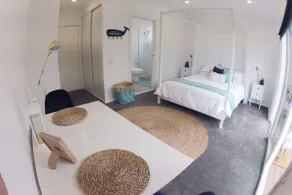 CAVES BEACH Wellness Retreat - luxury Guest Suite - Image 4
