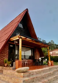 Charming cabin overlooking Lake Sochagota - Image 4