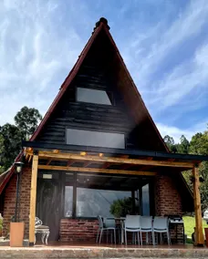 Charming cabin overlooking Lake Sochagota - Image 3