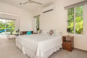 Aqua Guesthouse 4 ~ Steps to beach, A+ Internet - Image 2